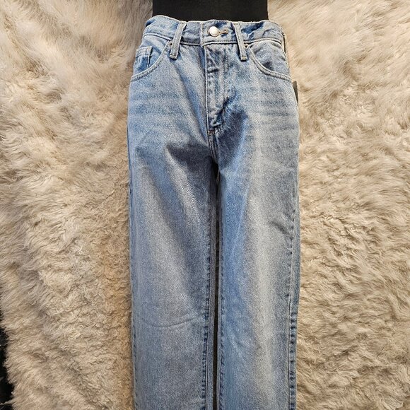 Universal Thread Goods Women's Blue Relaxed Hip and Tight Baggy Jeans Size: 00 - Picture 1 of 14